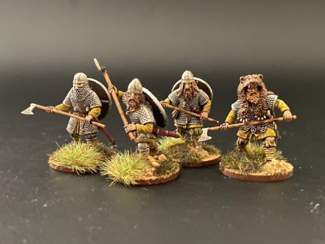 4 professionally painted and based 28mm victrix viking figures.